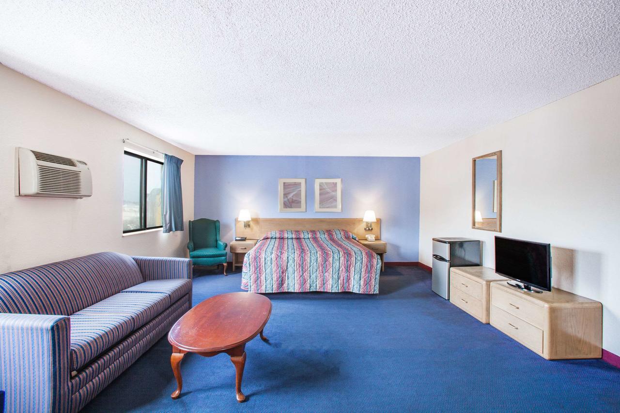 2 Queen Beds Non-Smoking