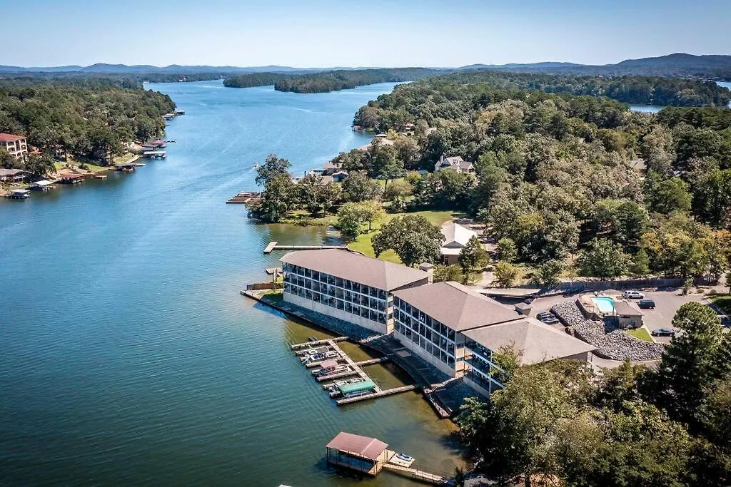 Beautiful Lakefront Condo 2 En Suite Brs-1