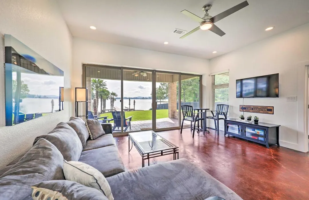 Waterfront Home ~ 4 Mi To Oaklawn Racing Casino!-1