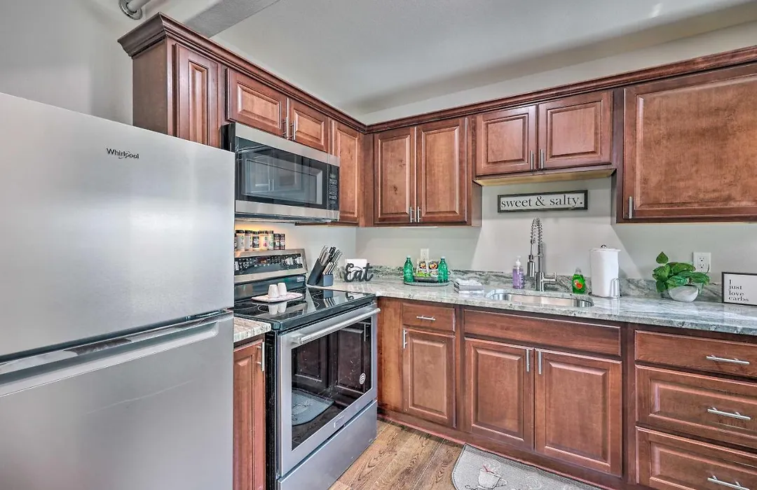 Uptown Hot Springs Cottage 1 By Bathhouse Row-1