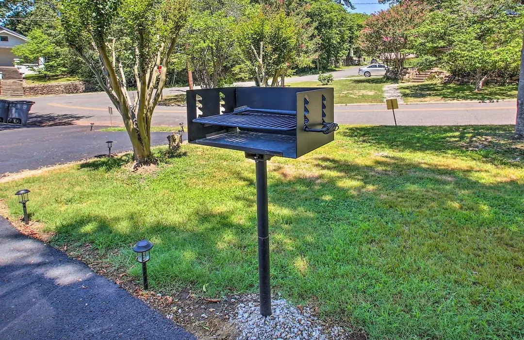 Chic Uptown Cottage - Mins To Downtown Fun!-1