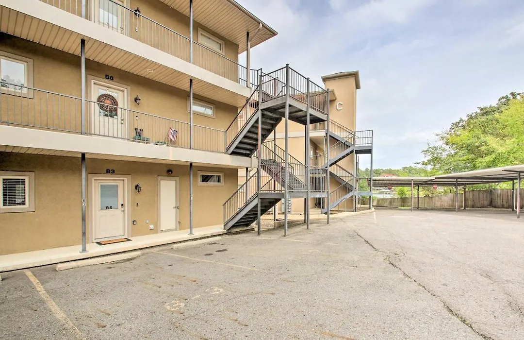 Balcony & Boat Slip: Lakefront Unit In Hot Springs-1