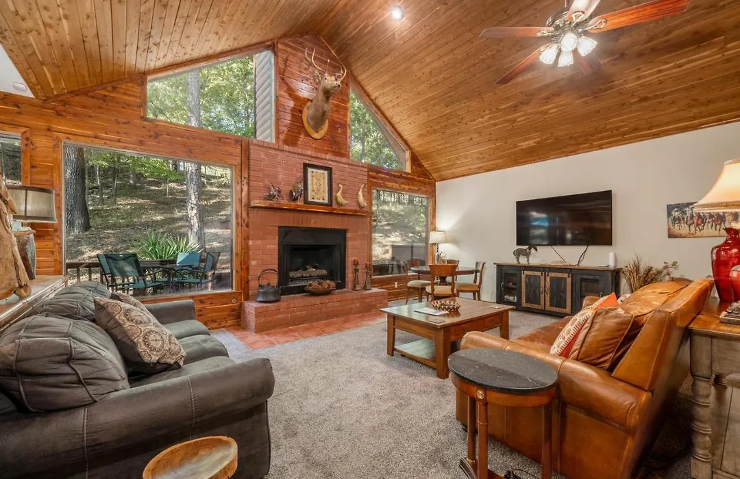 Luxury Rock Creek Cabin W Deck By Lake Hamilton-1