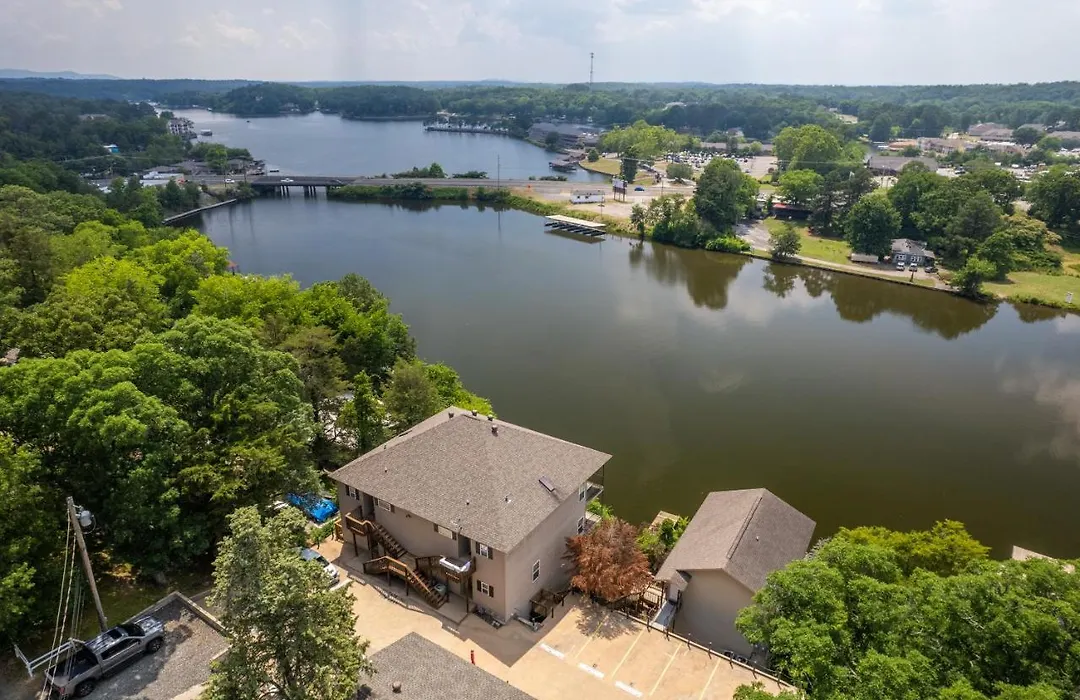 Natalie'S Nook, Lake Hideaway Near Downtown Fun!-1