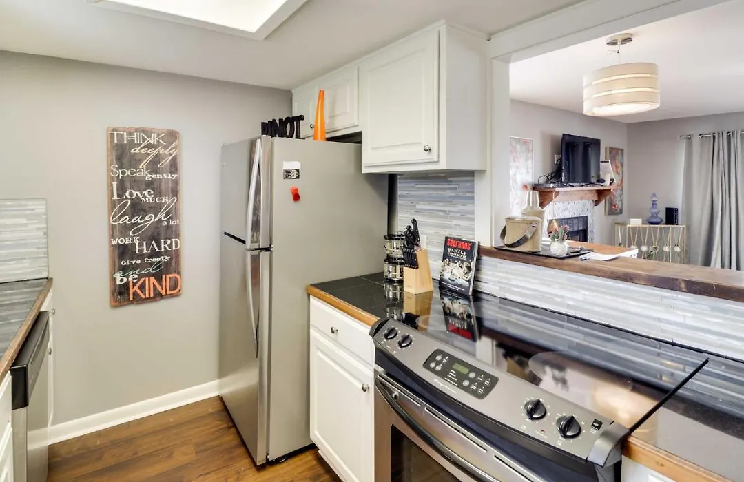 Cozy Lake Hamilton Condo With Balcony And Pool Access!-1