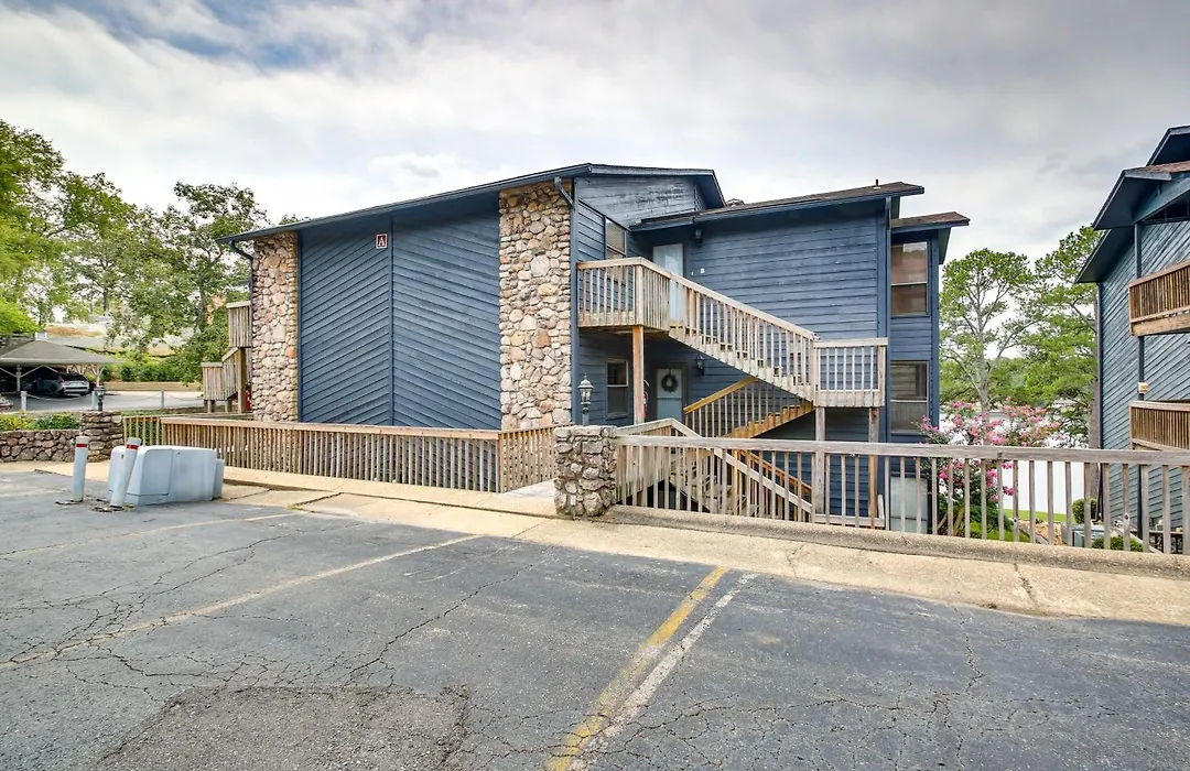 5 Mi To Casino Waterfront Condo In Hot Springs!-1