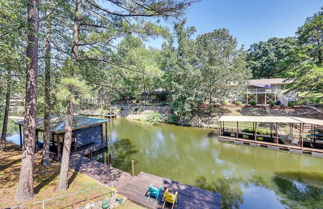 Serene Lake Hamilton Hideaway W/ Private Dock-1