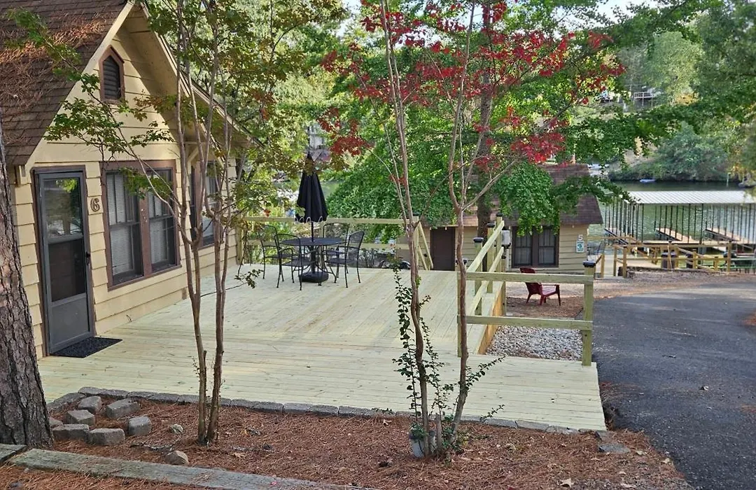 #06 - Lakeview Two Bedroom Cottage-Pet Friendly-1