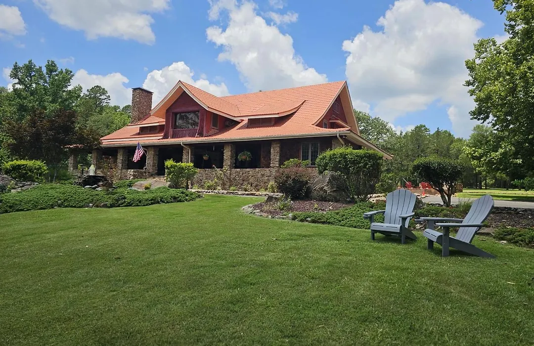 Hilltop Manor B&B-1