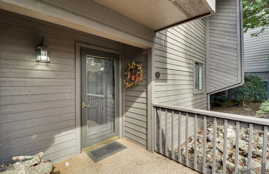 Hot Springs Condo W/ Lake Access & Community Pool-1