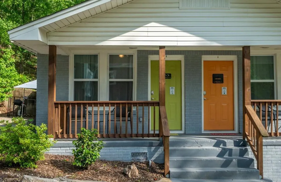 Mountain Bungalow-Walk To Downtown/Biker'S Dream!-1