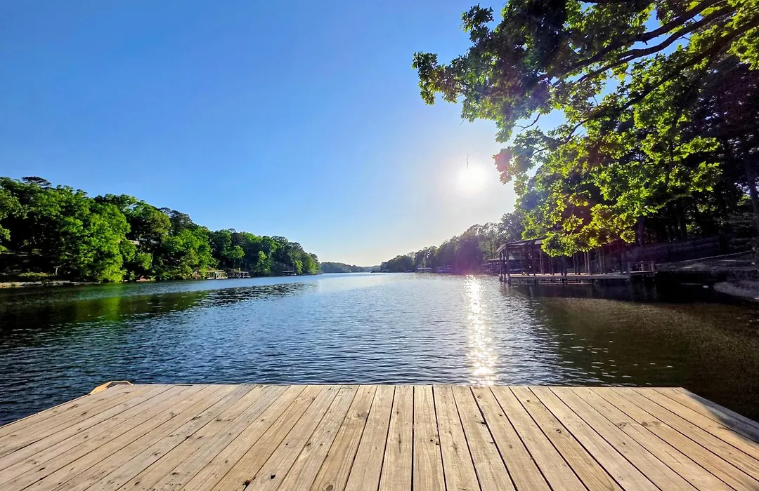 #02 - Unique Lakeside Studio Cottage- Pet Friendly-1