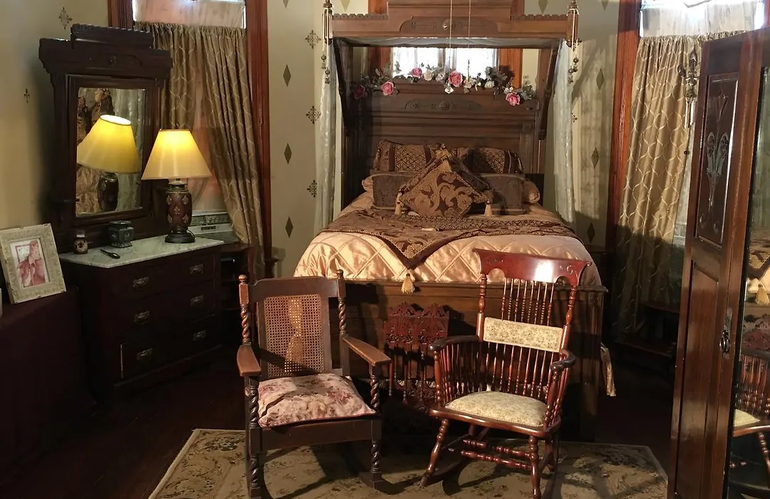 1884 Wildwood Bed And Breakfast Inn-1