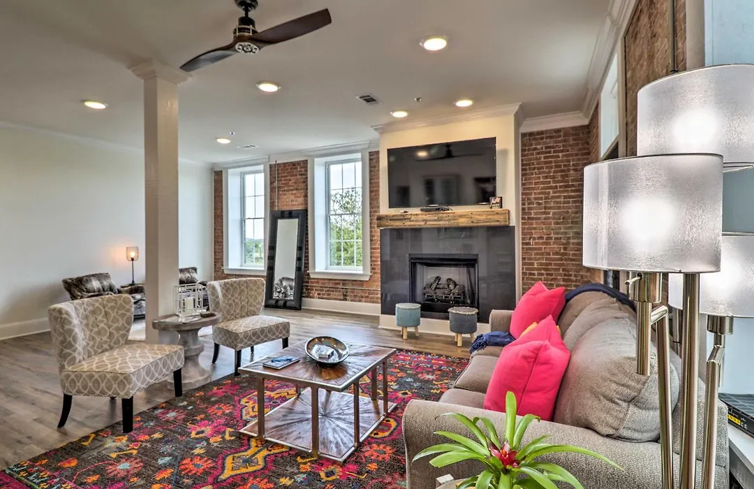 Stylish Downtown Hot Springs Loft With 2 Balconies!-1