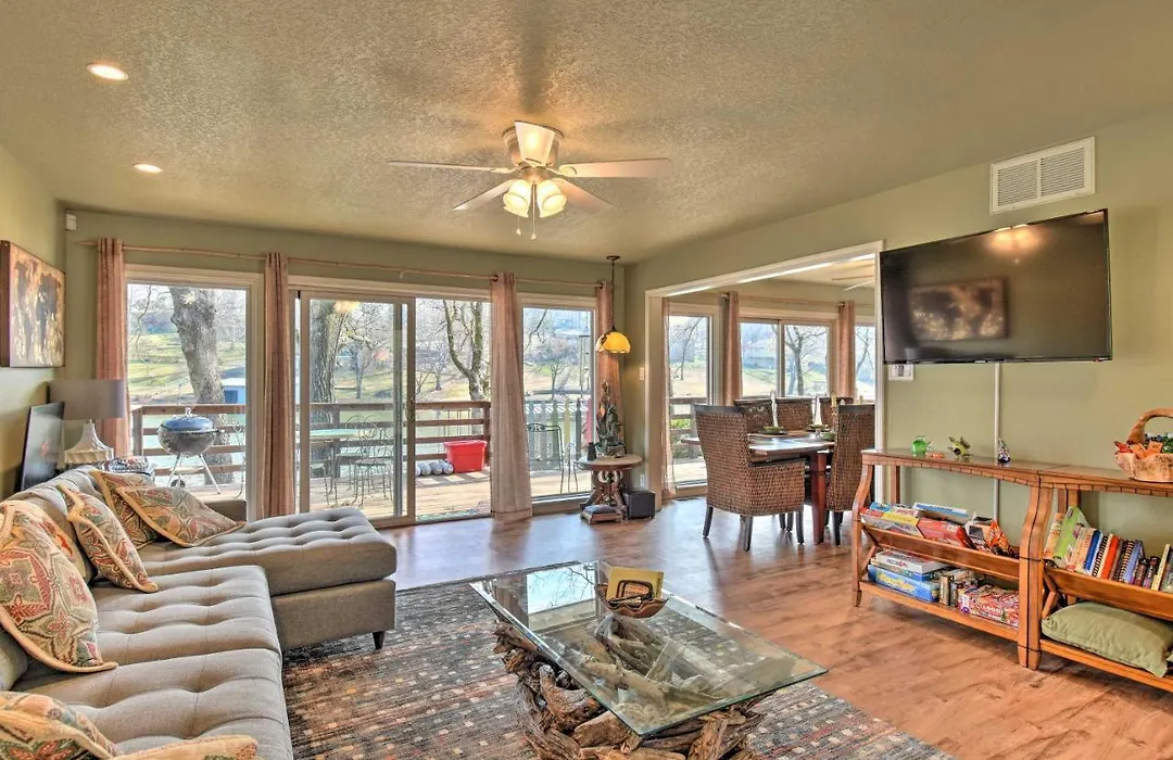 Updated Deck & Dock: Lakefront Home In Hot Springs-1