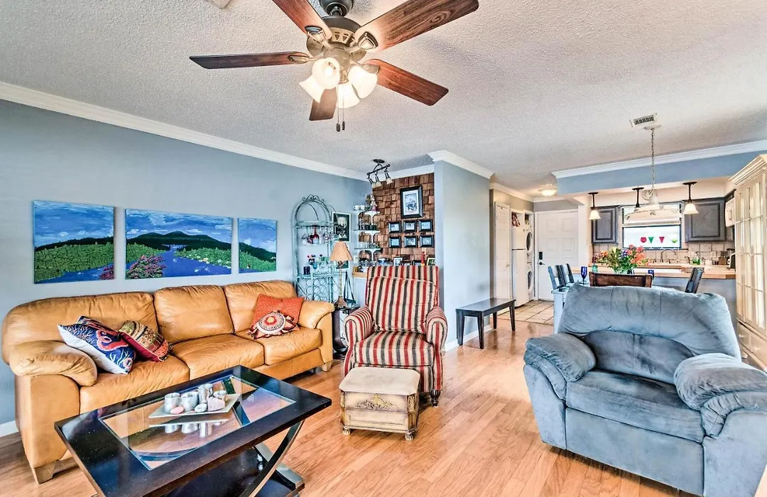Lakefront Hot Springs Condo With Dock And Balcony-1