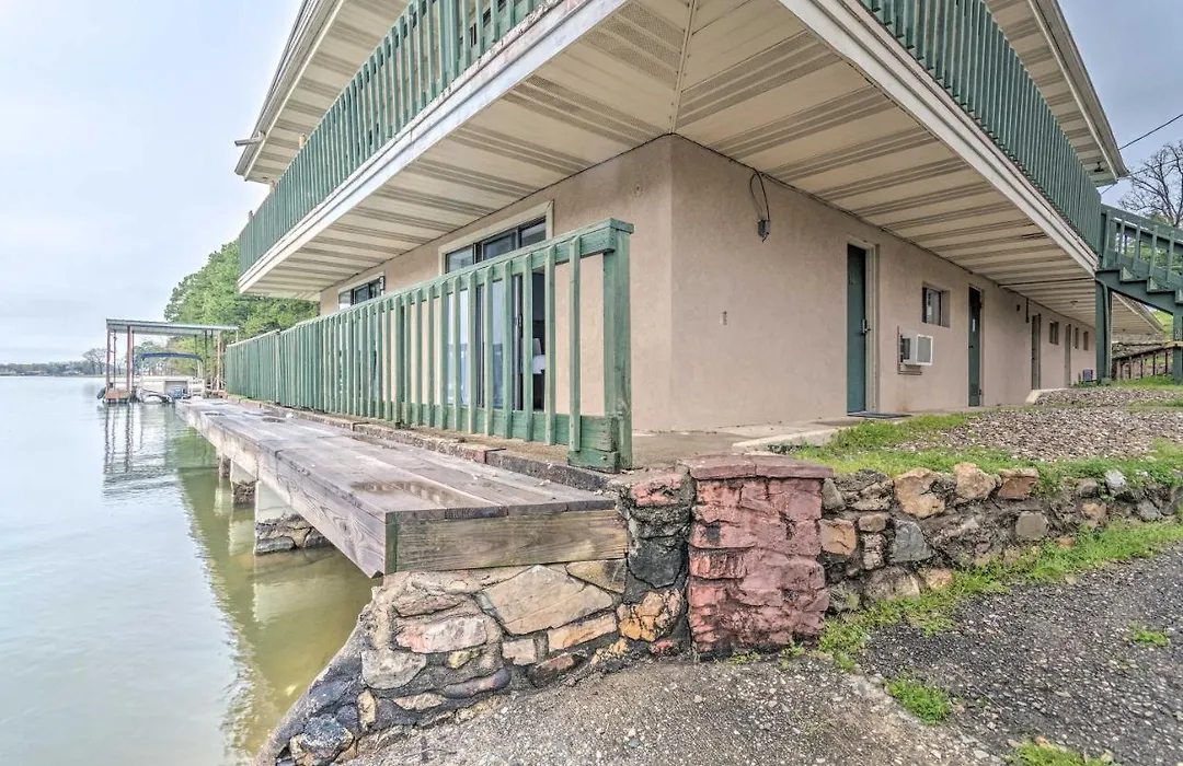 Lake Hamilton Couples Retreat Boat Dock And Ramp!-1