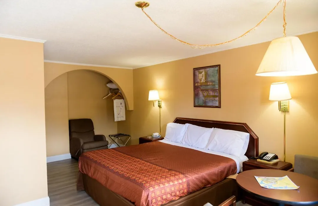 Kings Inn Hot Springs-1