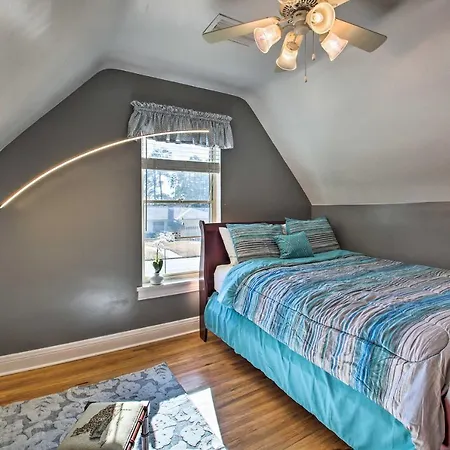 Hot Springs Home: Walk To Oaklawn!-2