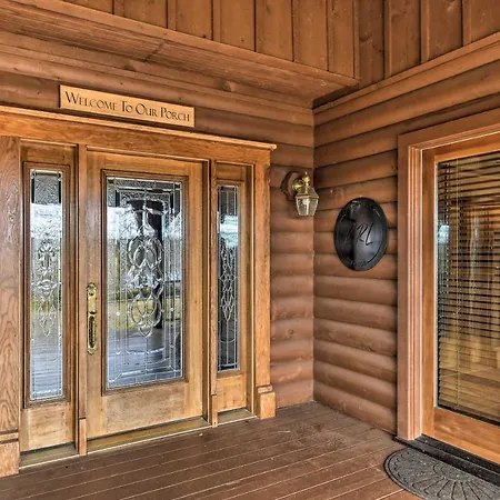 Hot Tub, Grill: Hilltop Log Cabin In Hot Springs!-3