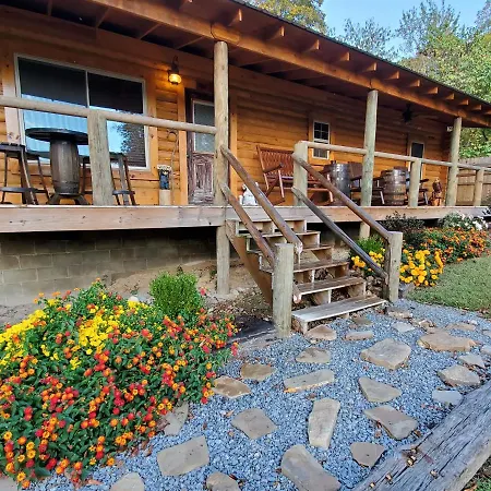 Christmas Cozy Log Cabin On The Lake-3