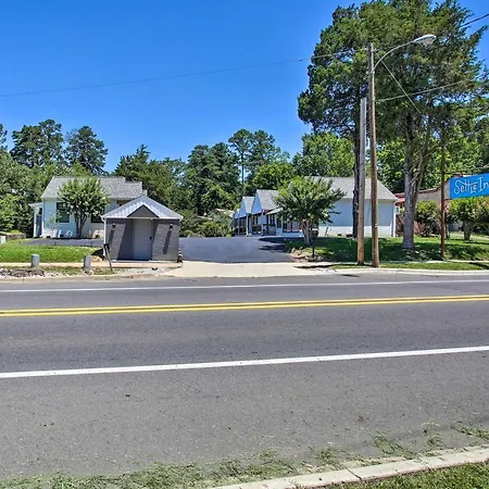 Chic Uptown Cottage - Mins To Downtown Fun!-3