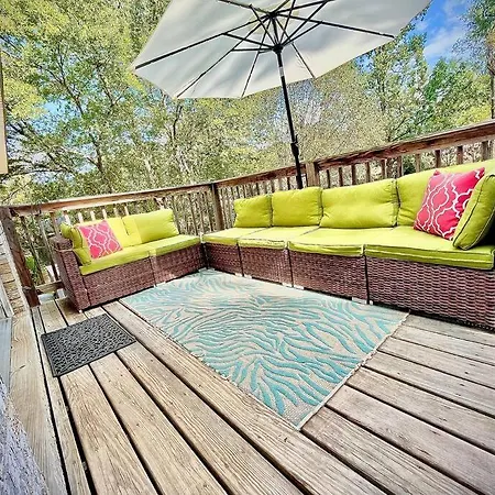 Cozy, 4 Bedroom 2 Bath House With Fenced Yard-2