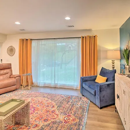 Beautiful Hot Springs Home Central Location!-3