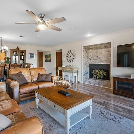 Hot Springs Vacation Rental W/ Game Room!-2