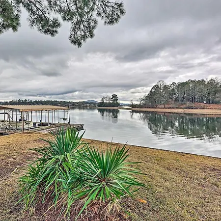 Waterfront Home W/ Dock < 3 Mi To Oaklawn Racing!-2