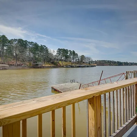 Lakefront Hot Springs Condo With Balcony And View!-2