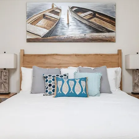 Natalie'S Nook, Lake Hideaway Near Downtown Fun!-2