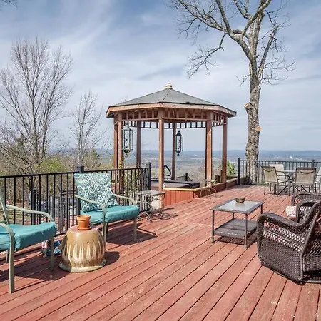 Unmatched Lake Views Near Oaklawn & National Park-3