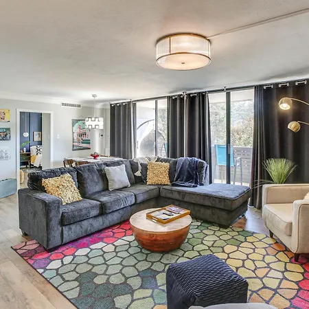 Mid-Century Modern Condo On Lake Hamilton!-2