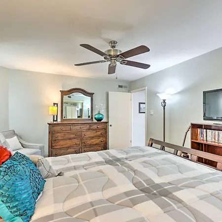 Waterfront Hot Springs Condo: Pool, Hot Tub Access-3