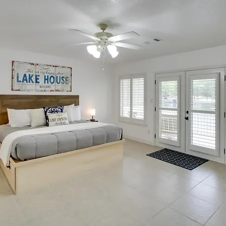Lakefront Hot Springs Condo W/ Dock Access & Views-3