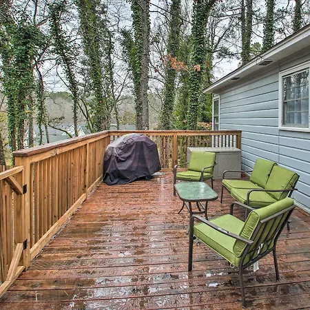 Centrally Located Hot Springs Home W/ Deck!-2