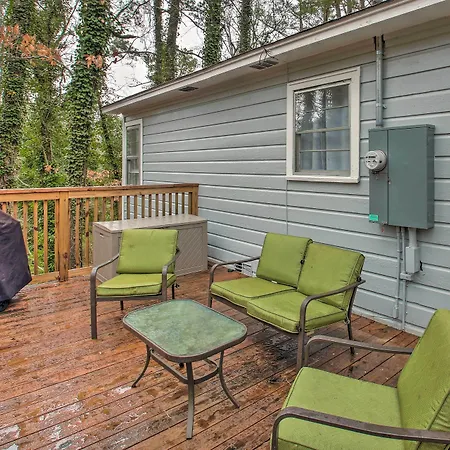 Centrally Located Hot Springs Home W/ Deck!-3