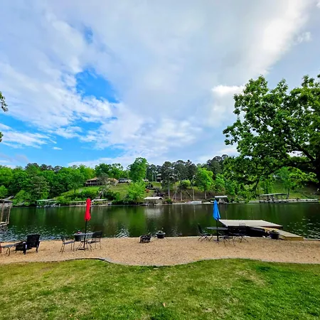 #02 - Unique Lakeside Studio Cottage- Pet Friendly-2