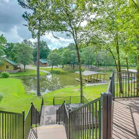 Lakefront Arkansas Home W/ Dock & Sunroom-2