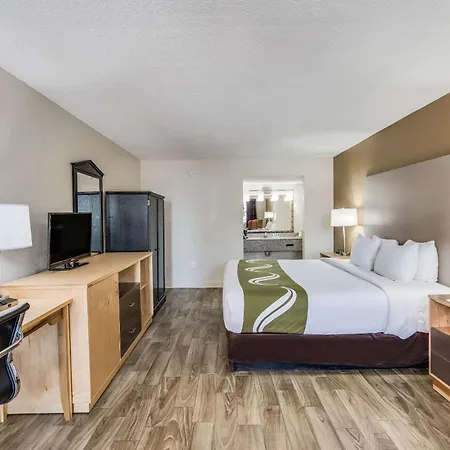 Quality Inn & Suites Hot Springs-Lake Hamilton-2