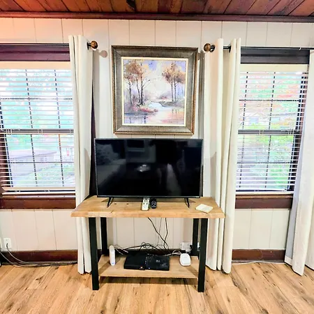 #09 - Large Lakeview One Bedroom- Pet Friendly-3