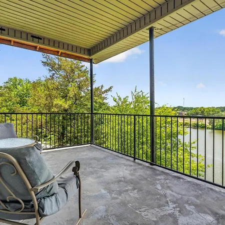 Brooklynns Bay Newly Redesigned Lakefront Retreat-2