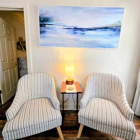 #05 - Lakefront Two Bedroom Cottage- Pet Friendly-2