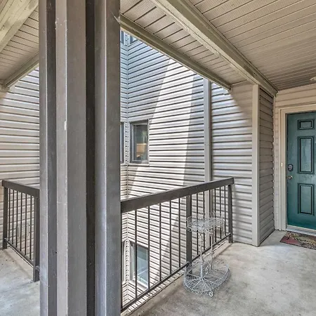 Walk To Lake Hamilton To-Do Home With Pool Access-3