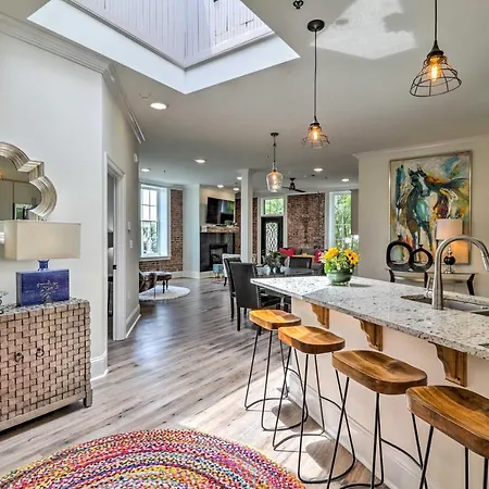 Stylish Downtown Hot Springs Loft With 2 Balconies!-2