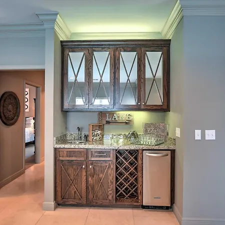 Contemporary Resort Condo With Patio On Lake Hamilton-3