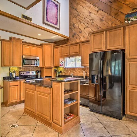 Private Deck & Dock: Home On Lake Hamilton!-2
