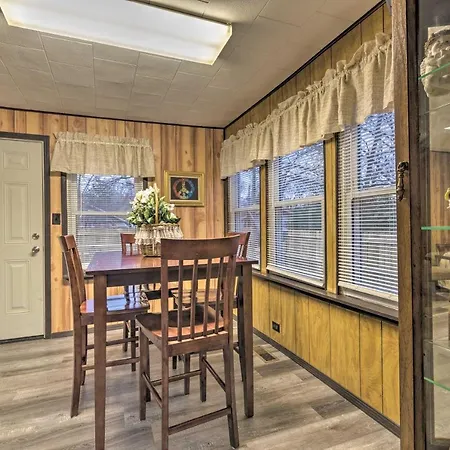 Hot Springs Home Less Than 1 Mi To Oaklawn Racing Casino!-3